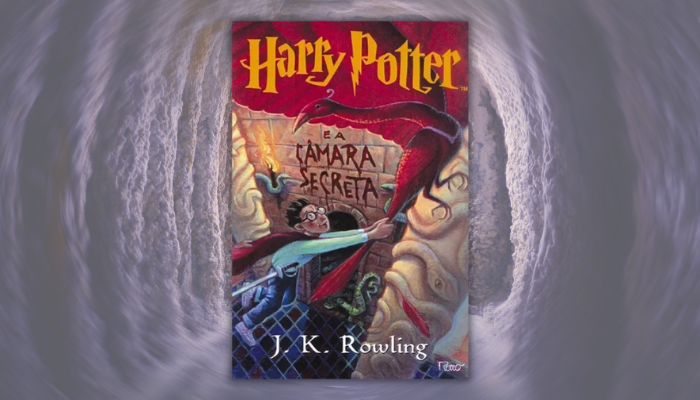 Harry Potter e a câmara secreta transporta os leitores de volta a Hogwarts onde um antigo mistério ameaça a escola enquanto Harry enfrenta seus próprios desafios. Harry Potter e a câmara secreta transporta os leitores de volta a Hogwarts onde um antigo mistério ameaça a escola enquanto Harry enfrenta seus próprios desafios.